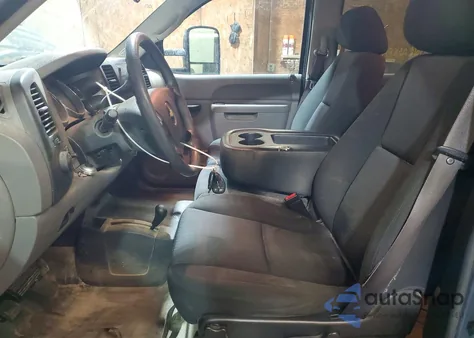 2011 Chevrolet Silverado K2500 Heavy Duty z USA, uszkodzony, nr VIN 1GC1KVC82BF105930